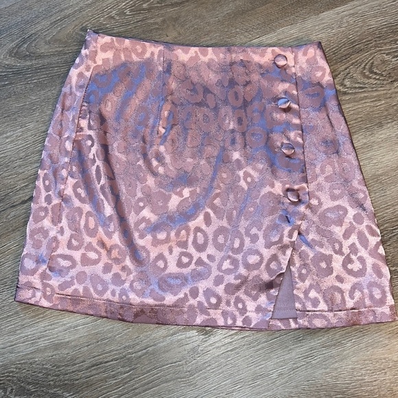 Forever 21 - Pink cheetah print skirt - size small - Picture 1 of 4